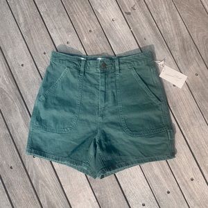 universal thread shorts | green